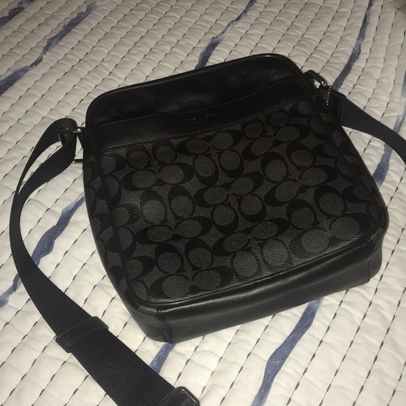 Coach Messenger Bag - Picture 1 of 2